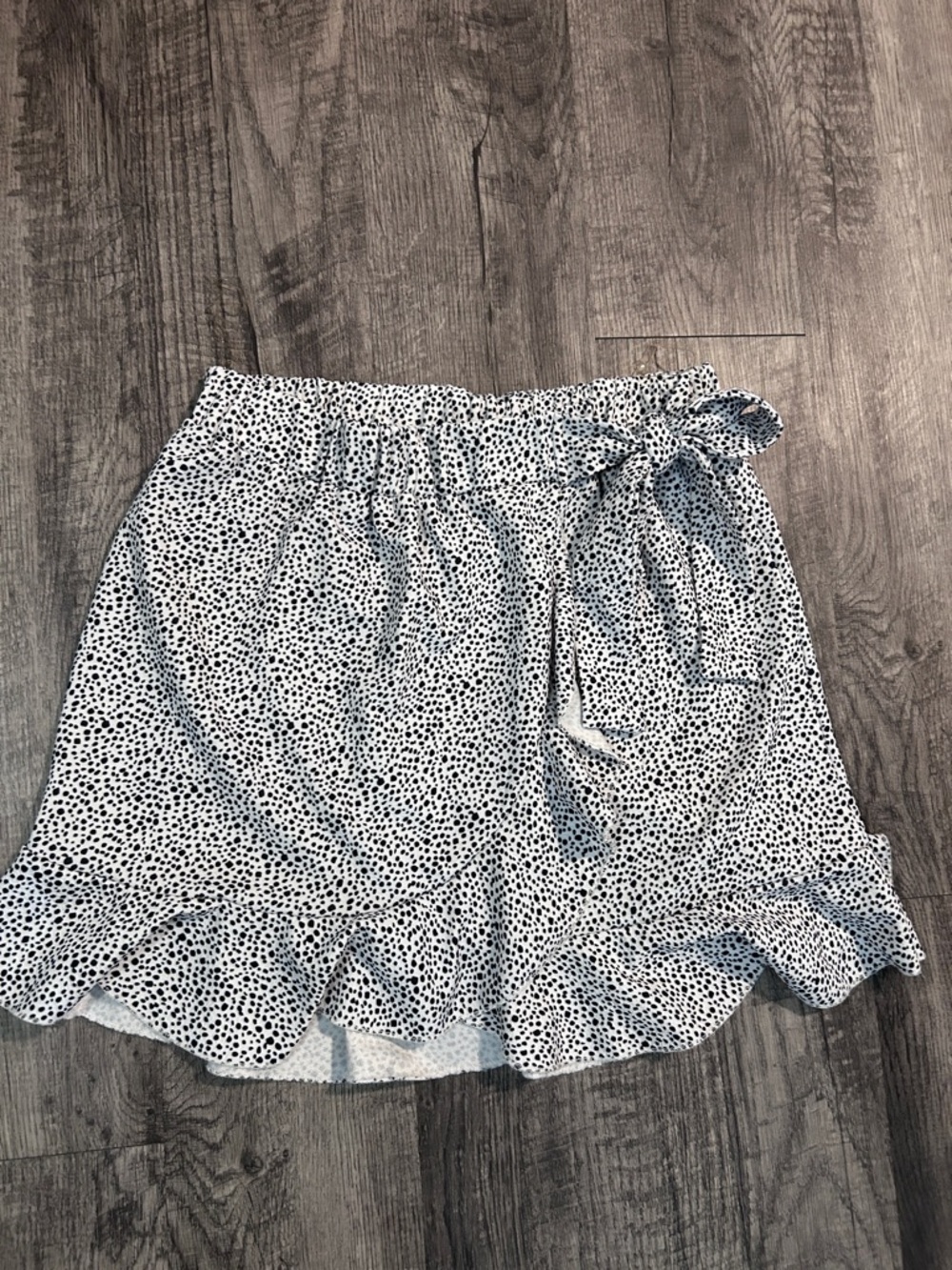 Polka Dot Ruffle Tie-Waist Mini Skirt - White/Black